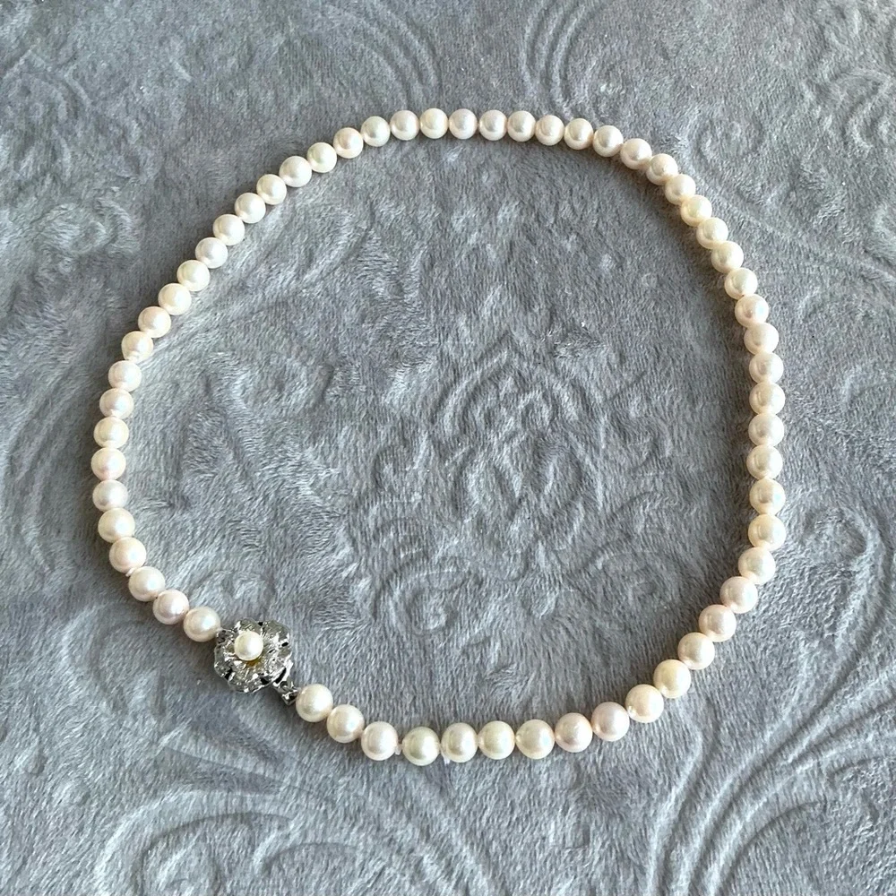Authentic vintage pearl necklace🌟🌟🌟